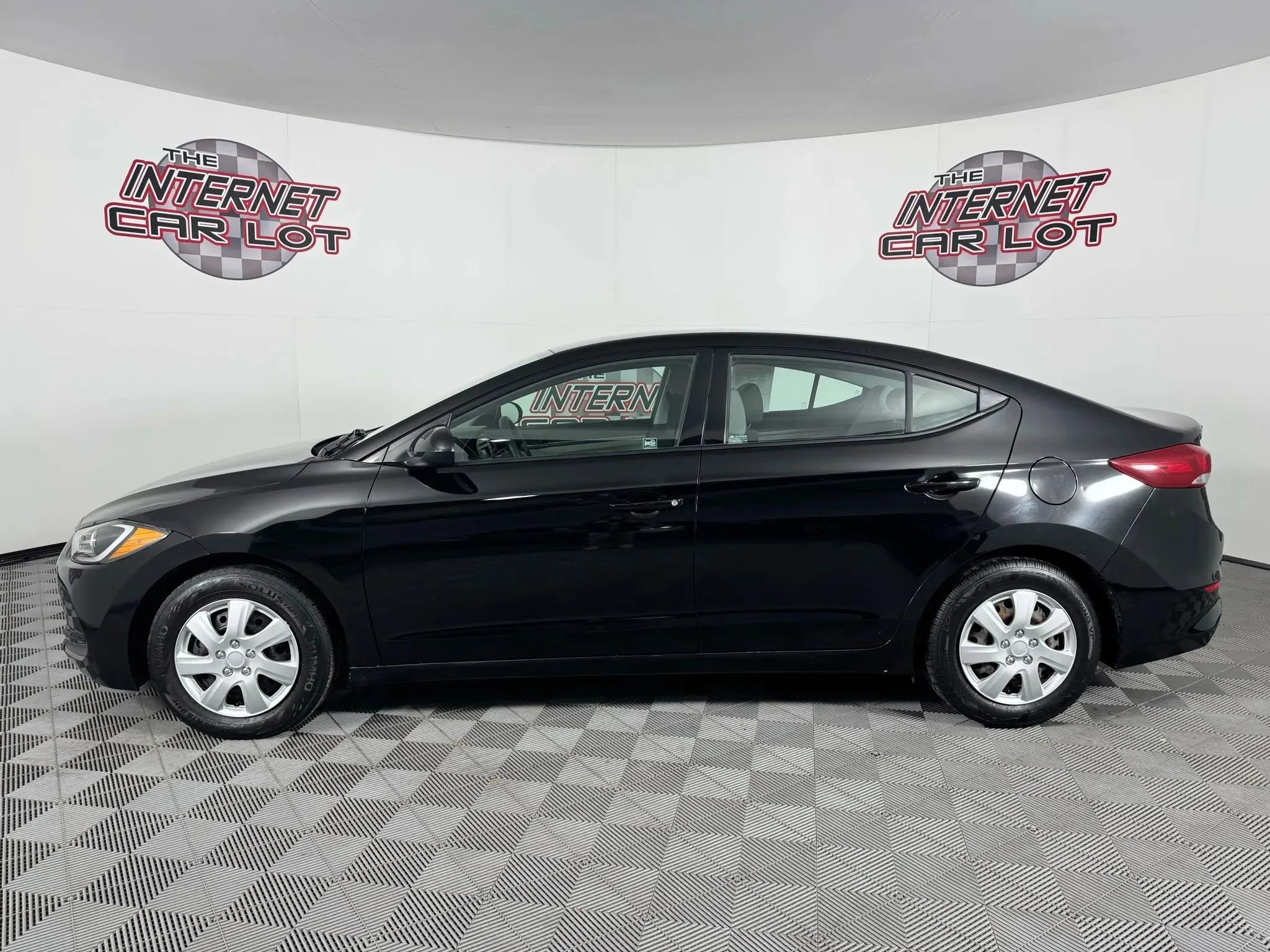 Used 2018 Hyundai Elantra SE w/ Cargo Package FWD image 4