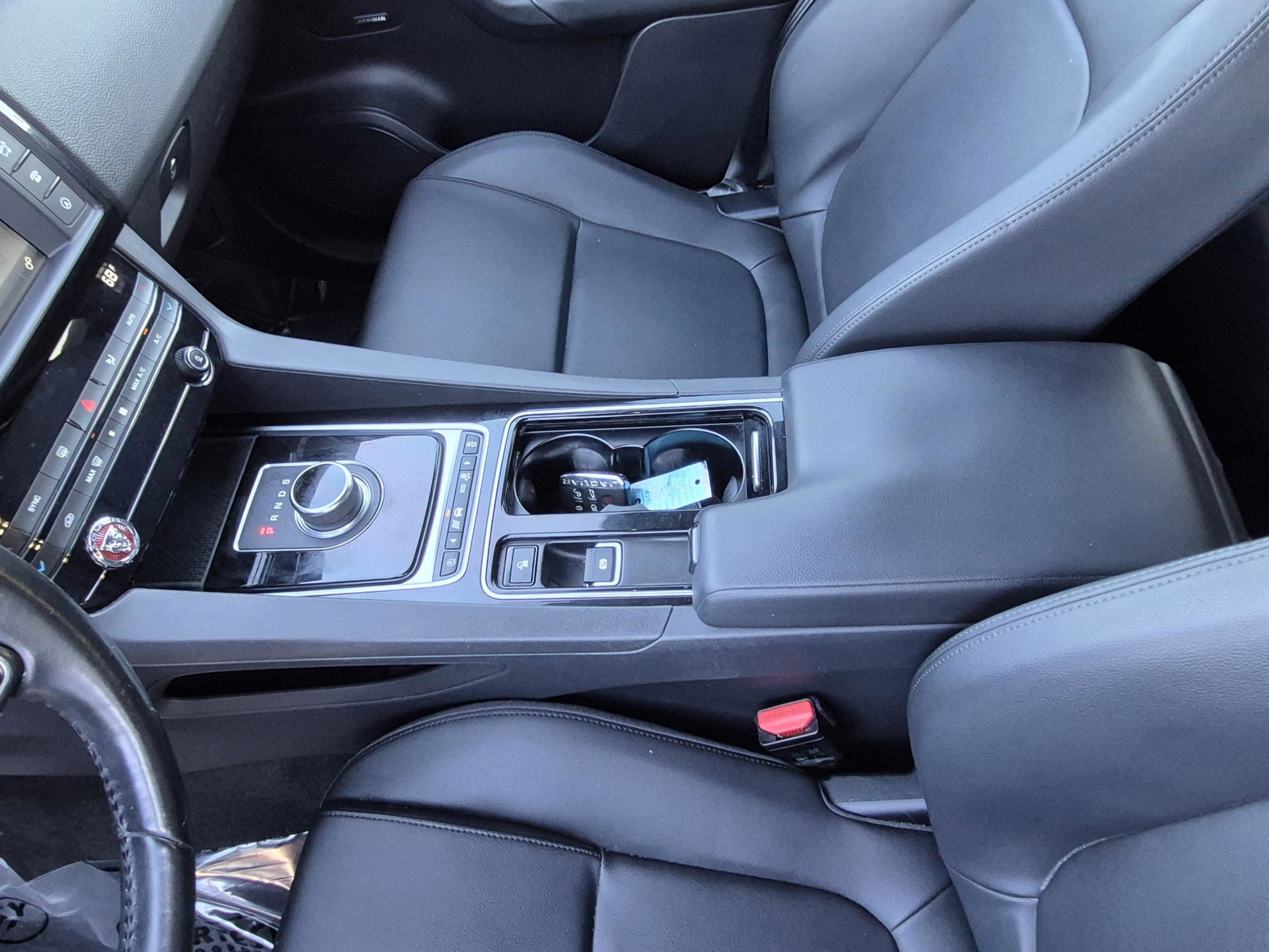 Used 2018 Jaguar F-PACE Premium AWD/4WD image 21