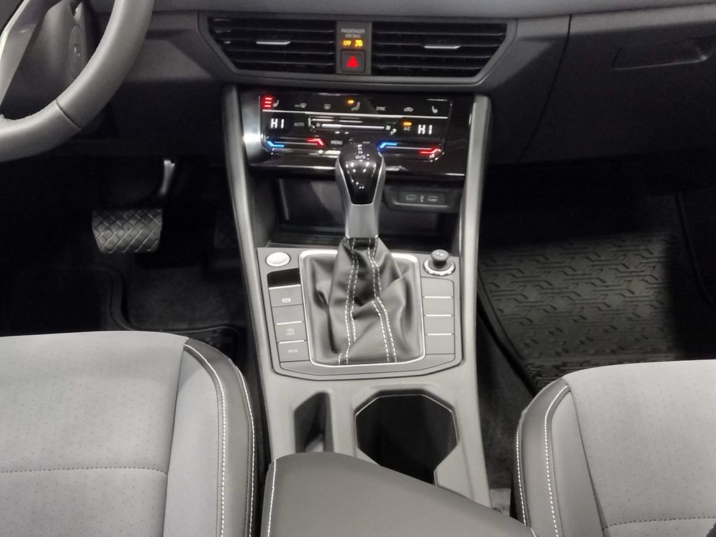 New 2026 Volkswagen Jetta SE FWD image 35
