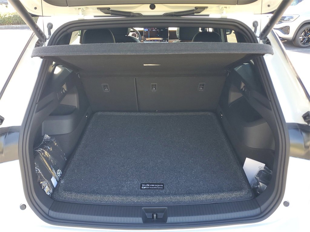 New 2026 Volkswagen Tiguan SEL R-Line image 8