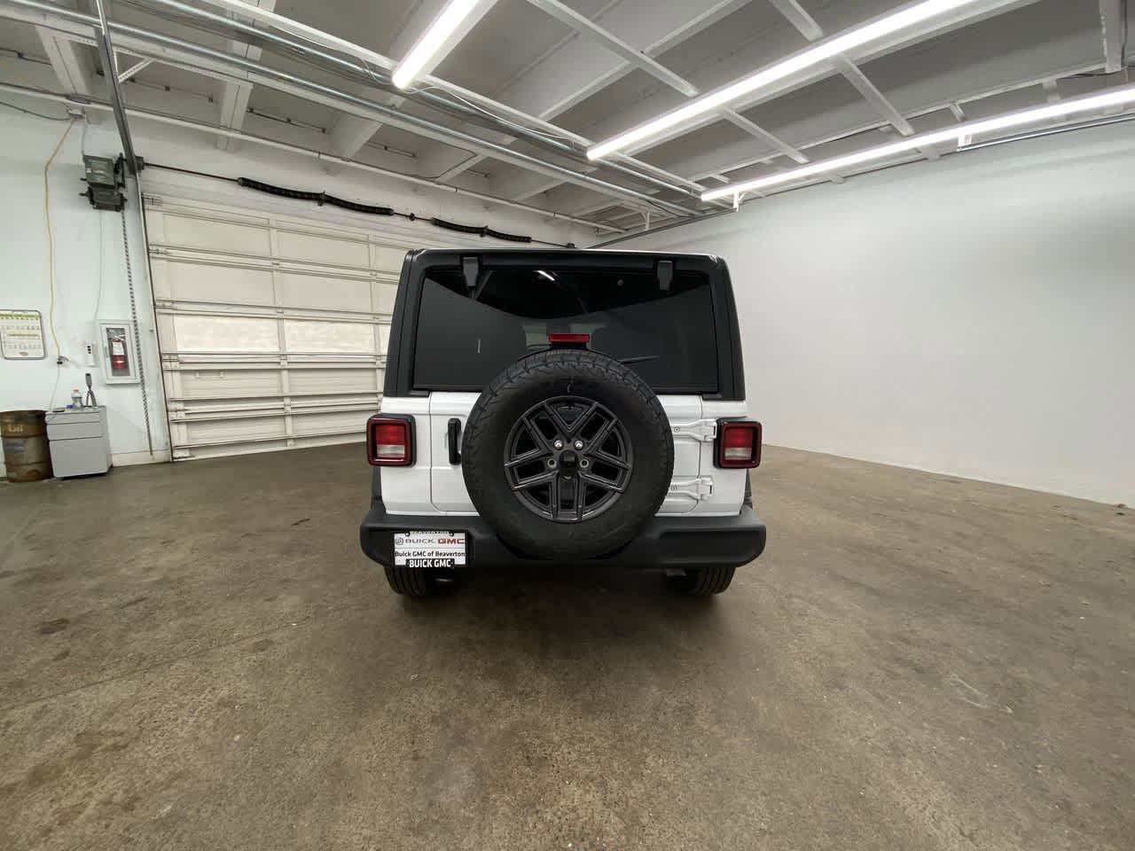 Used 2025 Jeep Wrangler Sport S AWD/4WD image 5