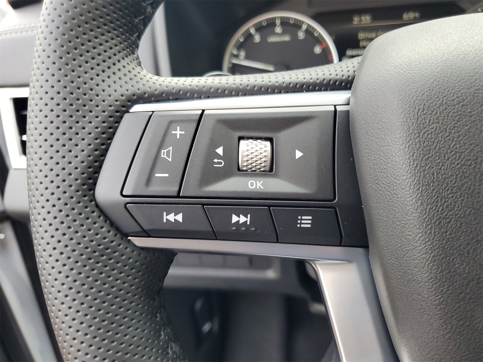 New 2026 Mitsubishi Outlander SE image 11