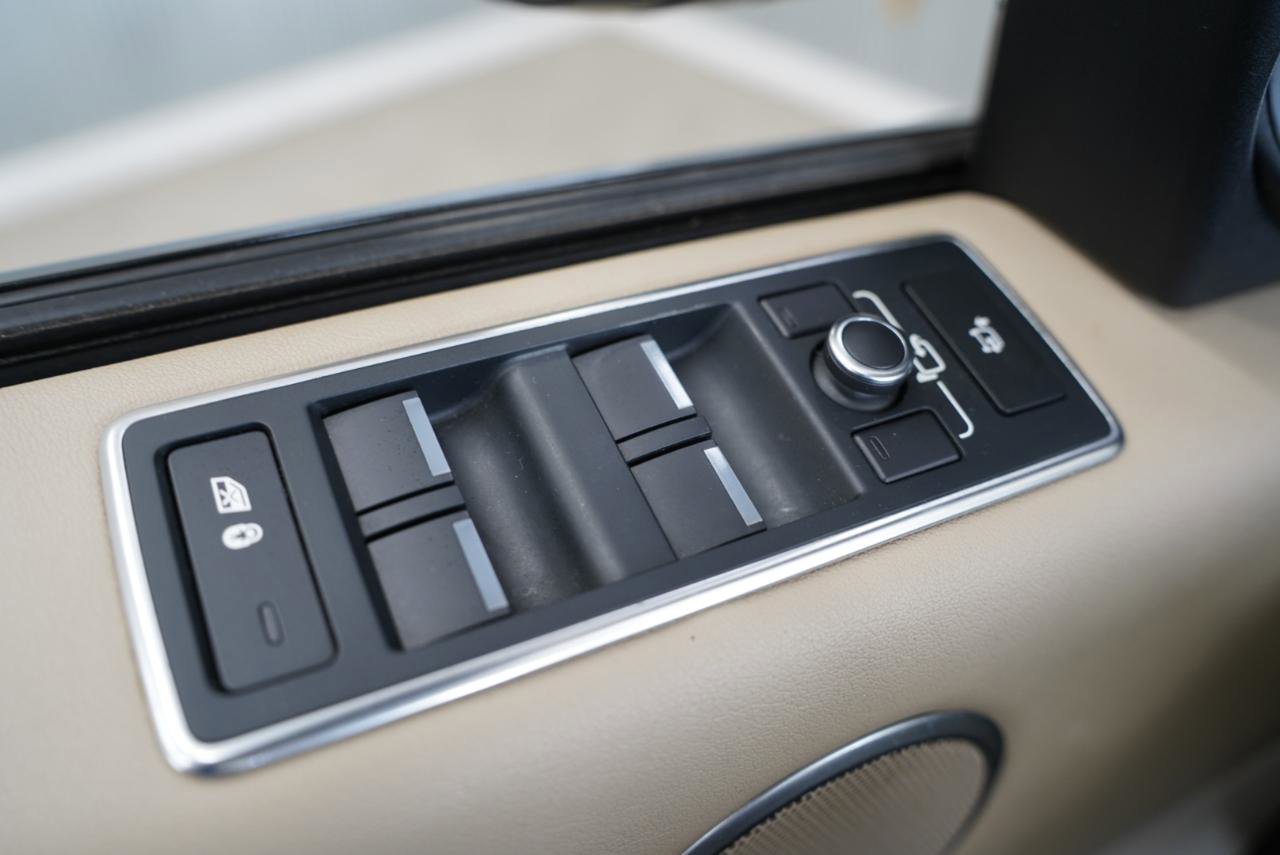 Used 2017 Land Rover Range Rover Supercharged image 27