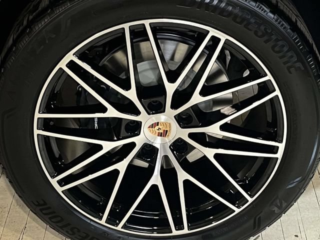 New 2026 Porsche Cayenne AWD/4WD image 13