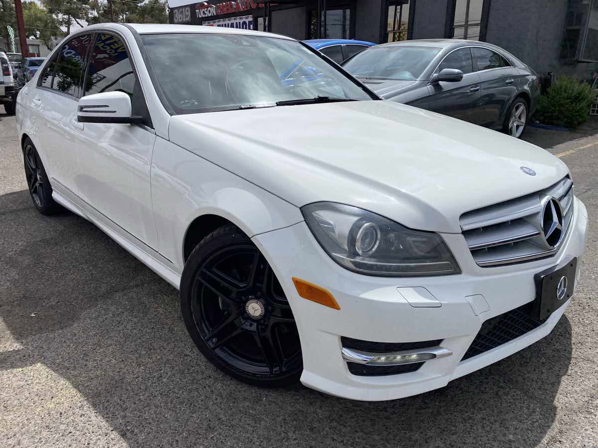 Used 2013 Mercedes-Benz C 250 Luxury image 4