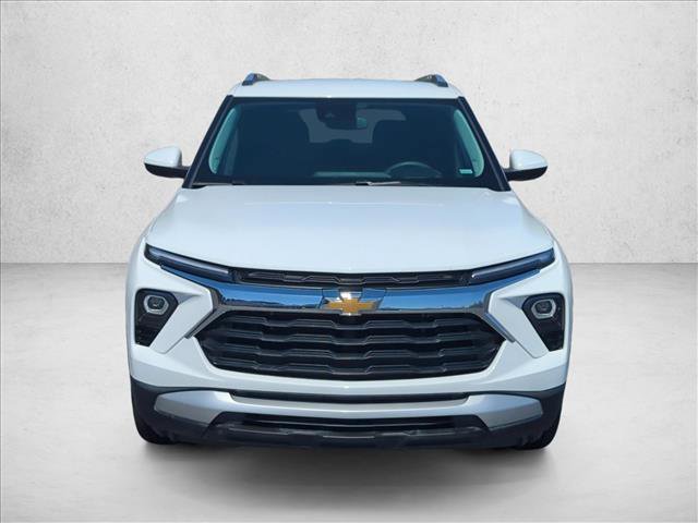 Used 2025 Chevrolet TrailBlazer LT FWD image 2