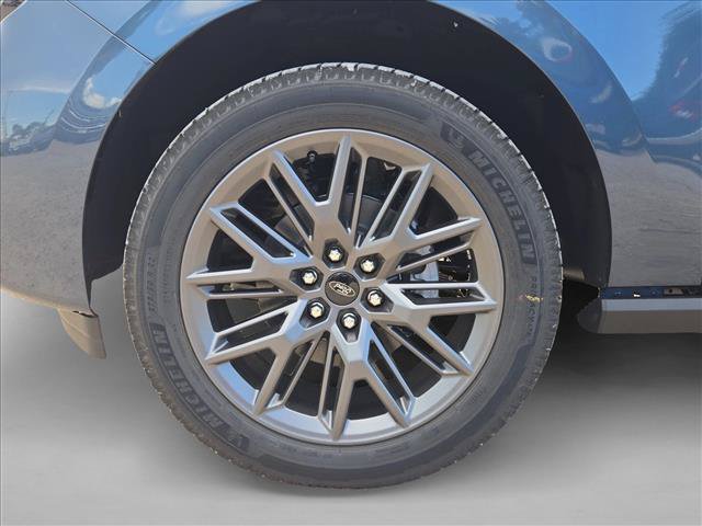 New 2027 Ford Expedition Platinum w/ Stealth Appearance Package RWD image 10