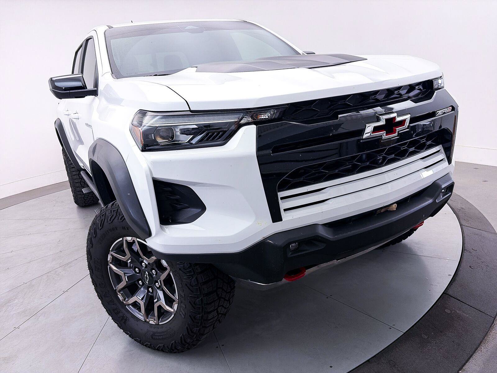 Used 2024 Chevrolet Colorado ZR2 w/ ZR2 Convenience Package III AWD/4WD image 4