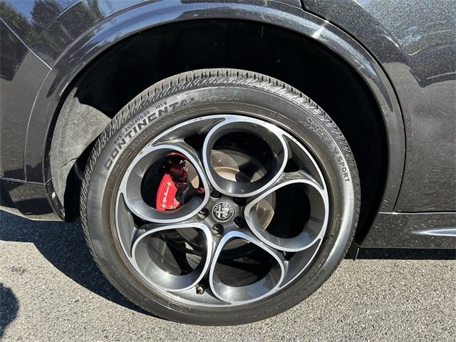 Used 2022 Alfa Romeo Stelvio Veloce image 12