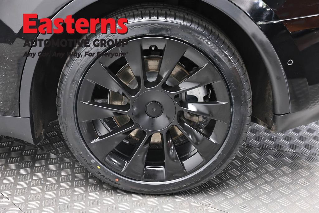 Used 2022 Tesla Model Y Long Range AWD/4WD image 8