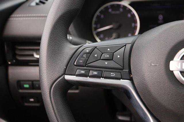 Used 2024 Nissan Sentra SV FWD image 11