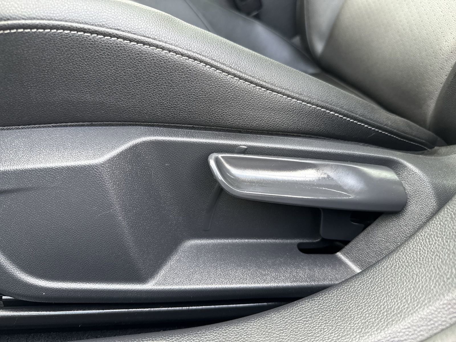 Used 2019 Volkswagen Jetta SEL FWD image 12
