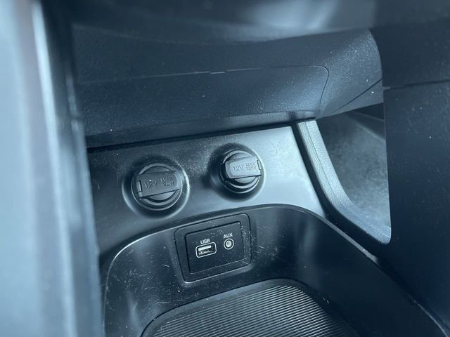 Used 2017 Hyundai Santa Fe SE w/ Cargo Package image 32