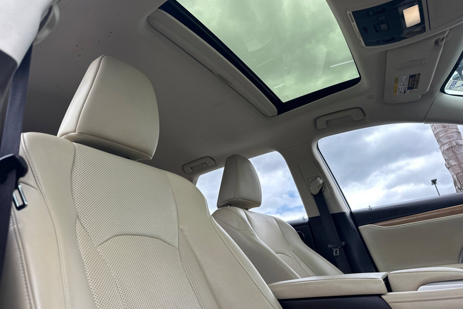 Used 2020 Lexus RX 450hL AWD w/ Premium Package image 22