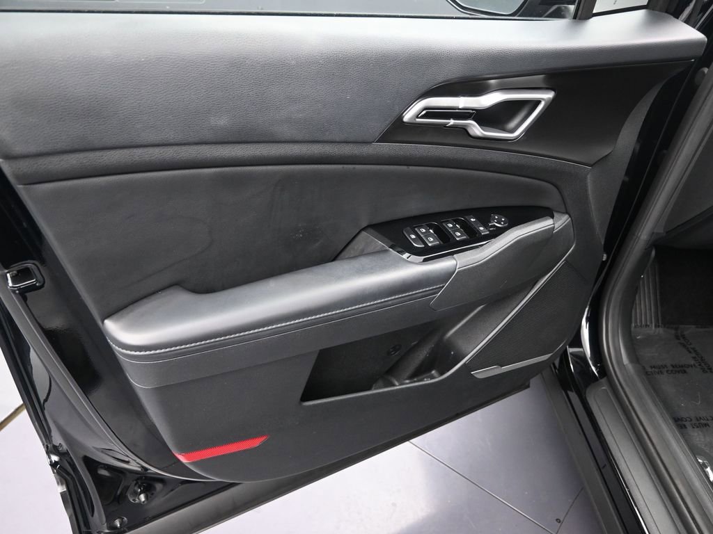 Used 2023 Kia Sportage EX image 12