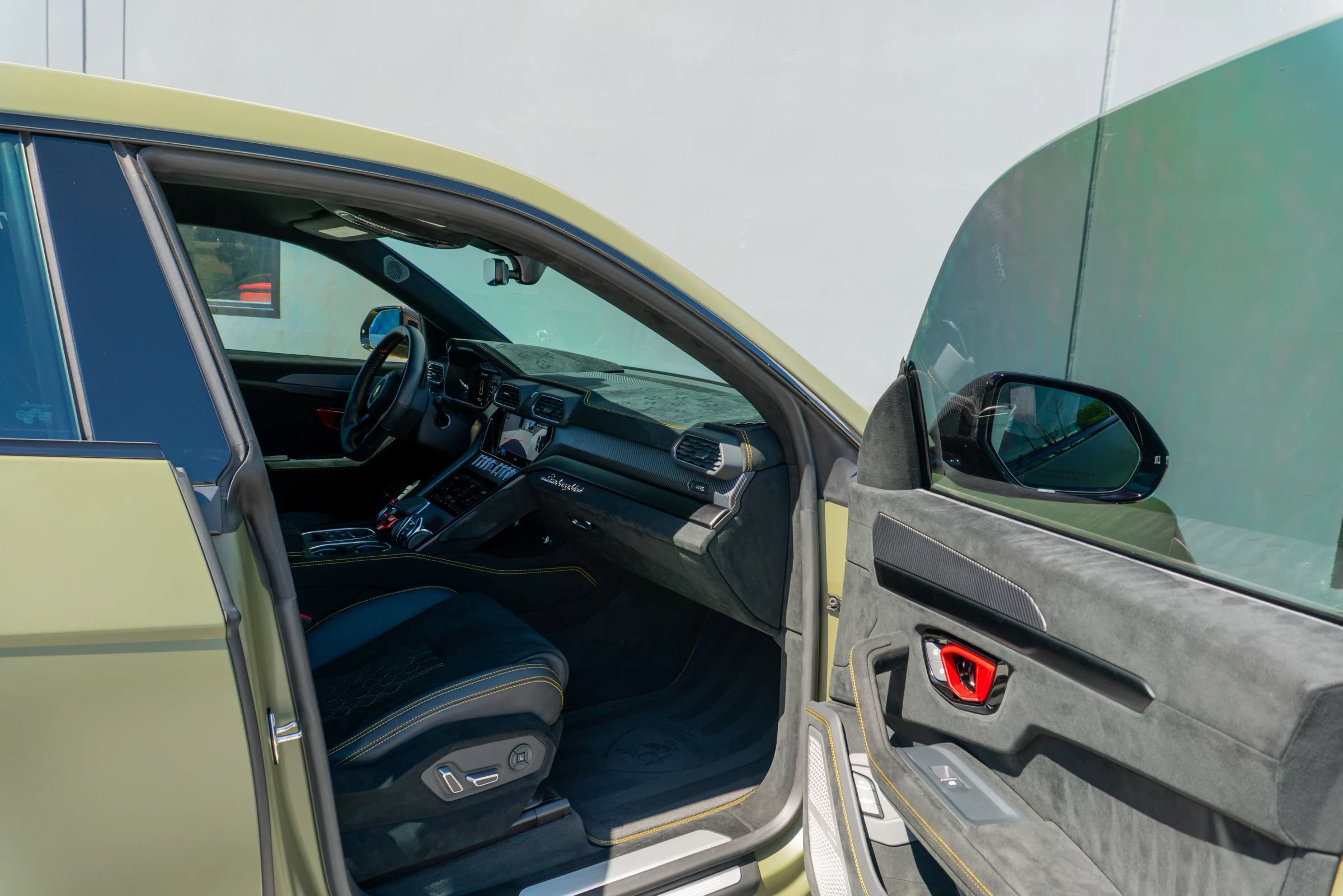 Used 2024 Lamborghini Urus Performante AWD/4WD image 60