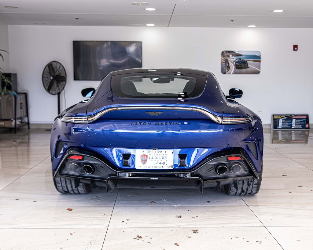 Used 2025 Aston Martin V8 Vantage Coupe image 13