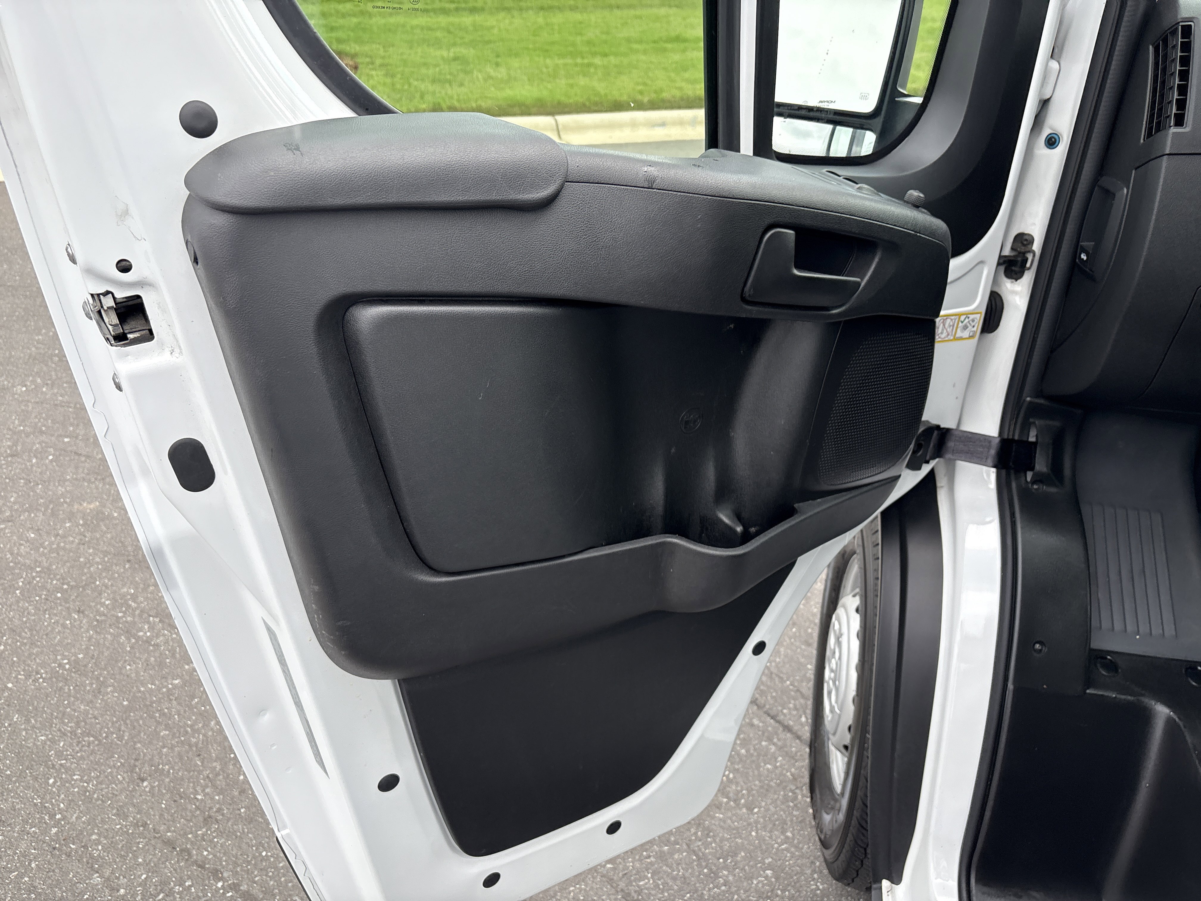 Used 2025 RAM ProMaster 2500 w/ Convenience Group FWD image 15