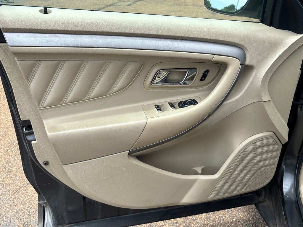 Used 2015 Ford Taurus SEL w/ Equipment Group 201A FWD image 7