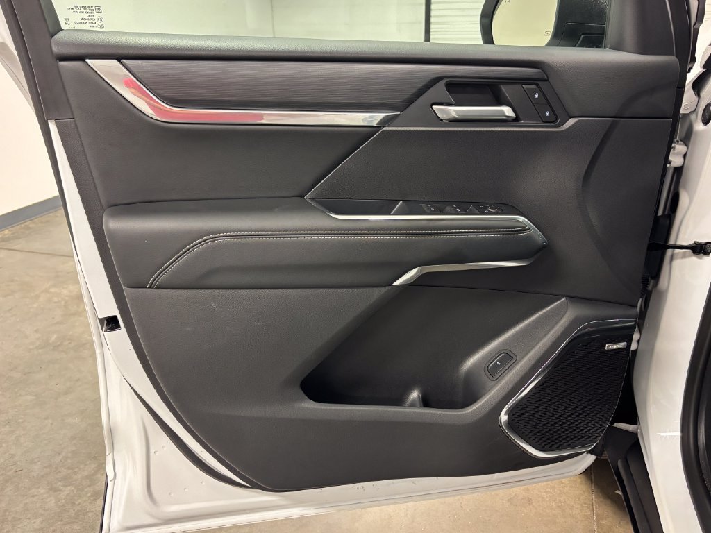 Used 2026 GMC Acadia Elevation w/ Elevation Premium Package FWD image 21