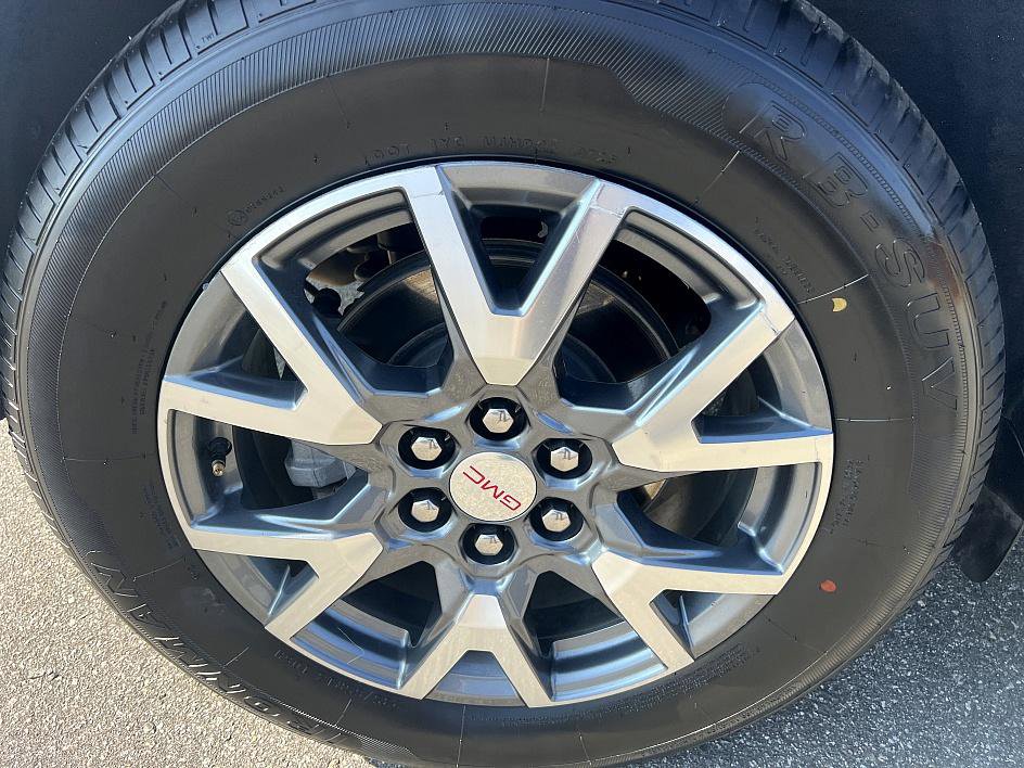 Used 2023 GMC Acadia SLT image 11