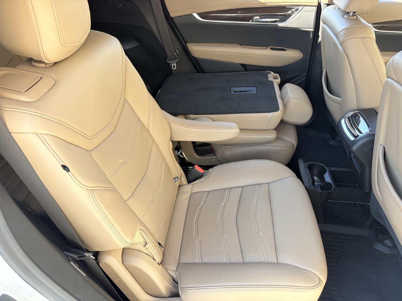 Used 2021 Cadillac XT6 Premium Luxury w/ Platinum Package AWD/4WD image 13