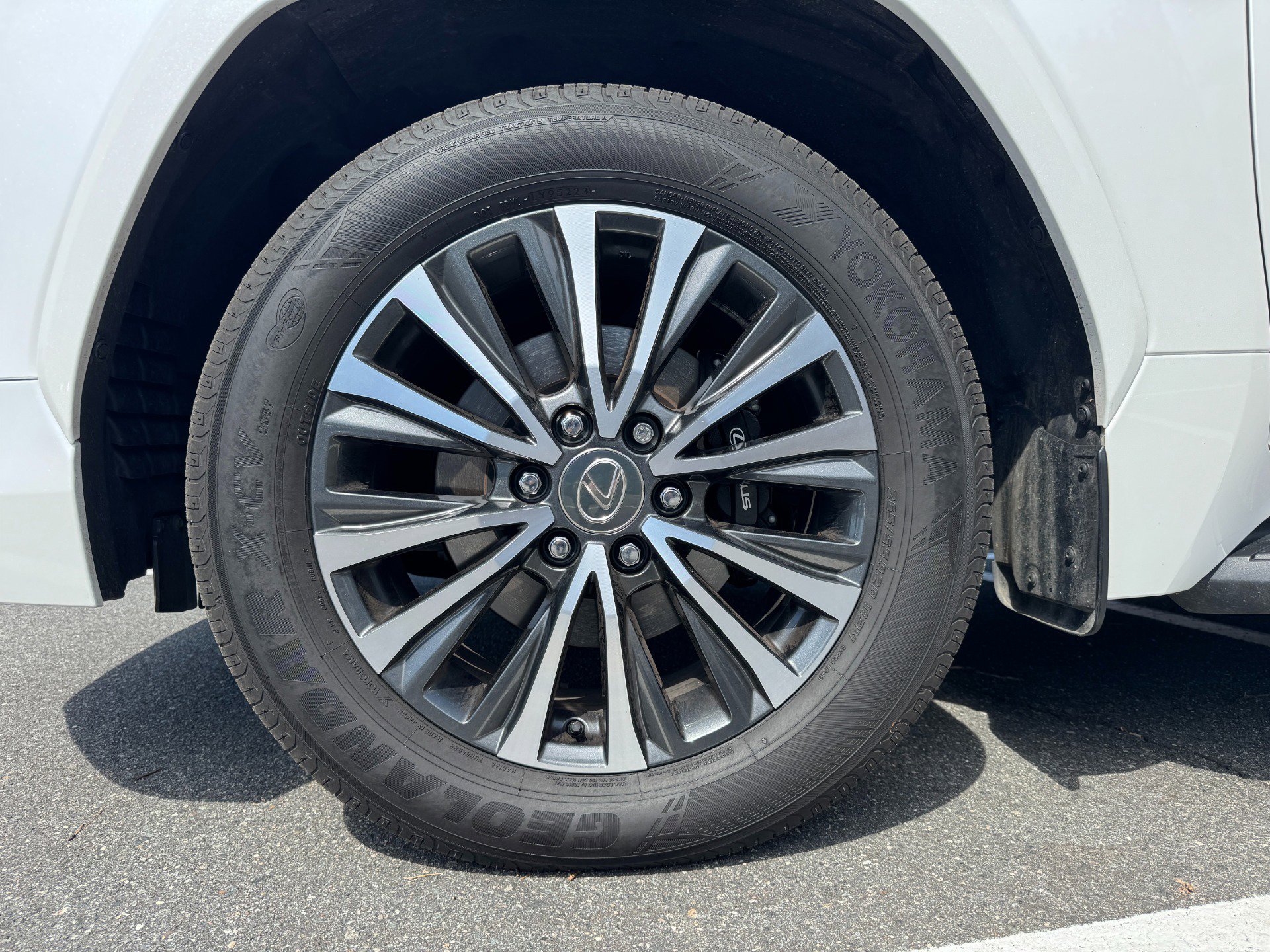 Used 2024 Lexus LX 600 4WD w/ Appearance Package image 63