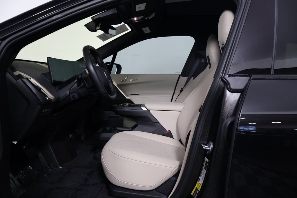 Certified 2023 BMW iX xDrive50 w/ Sport Package AWD/4WD image 10