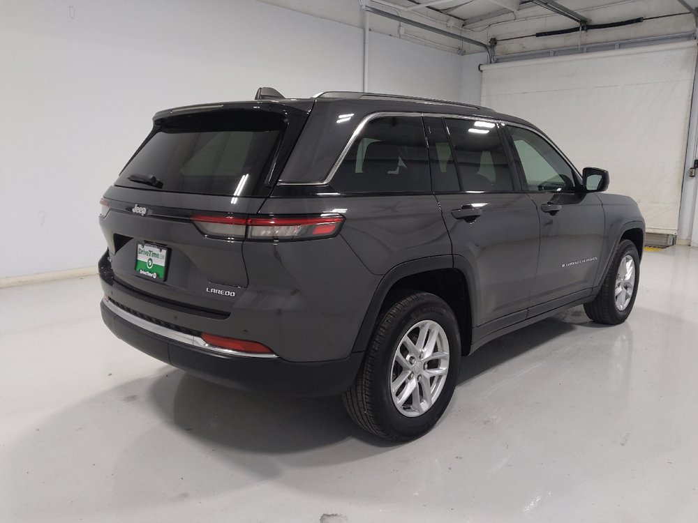 Used 2023 Jeep Grand Cherokee Laredo X AWD/4WD image 9