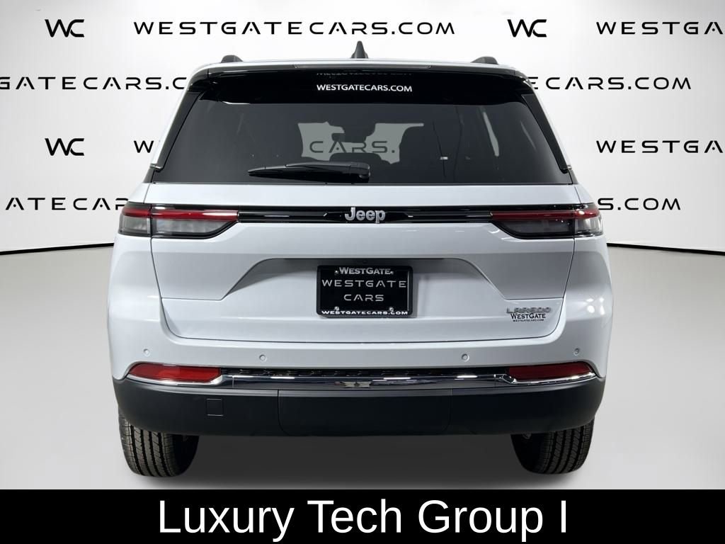 New 2025 Jeep Grand Cherokee Laredo w/ Luxury Tech Group I RWD video 4