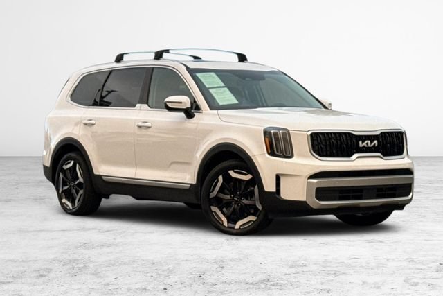 Certified 2024 Kia Telluride EX w/ EX Captain's Chair Package AWD/4WD image 2