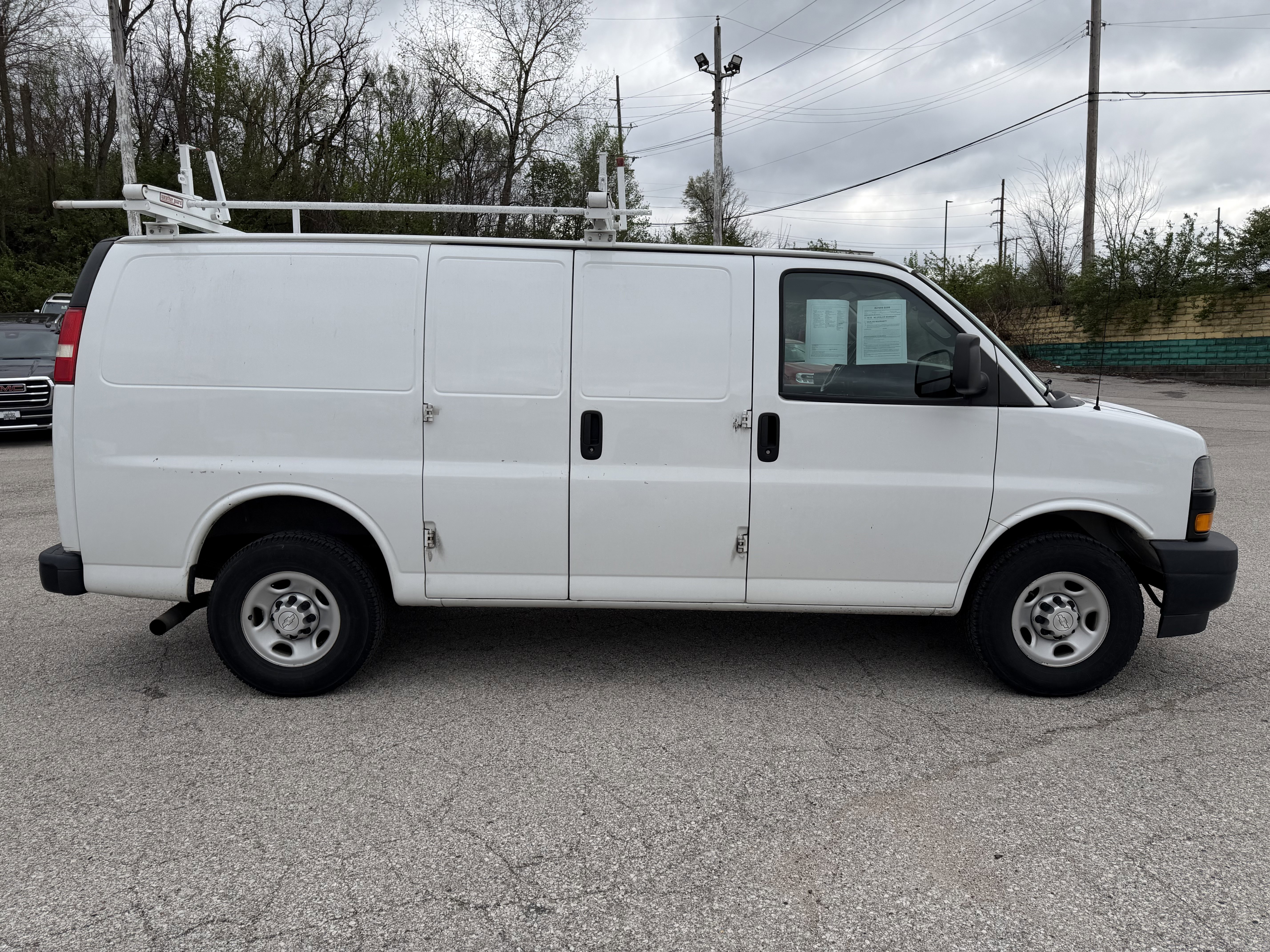 Used 2018 Chevrolet Express 2500 w/ Driver Convenience Package image 8