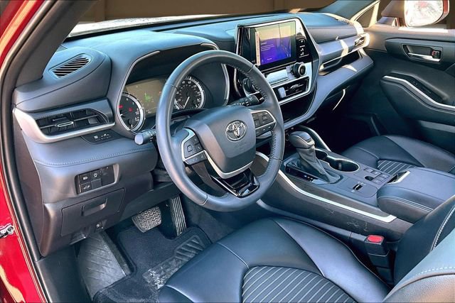 Used 2023 Toyota Highlander XSE image 14