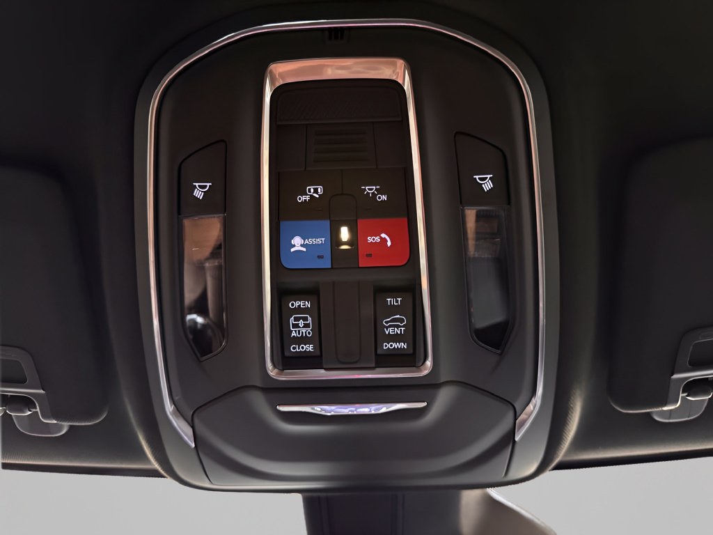 Used 2025 Jeep Grand Cherokee Laredo X AWD/4WD image 19