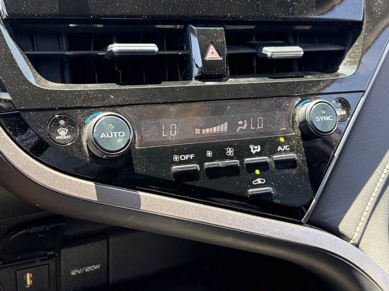 Used 2024 Toyota Camry SE FWD image 8