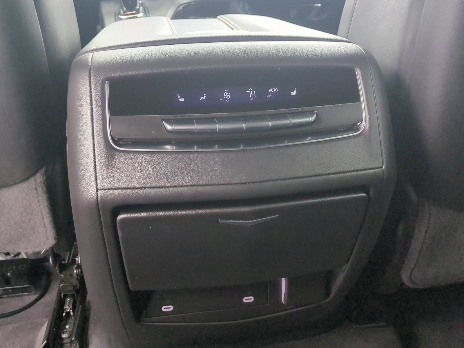 Used 2023 Cadillac Escalade ESV Sport w/ LPO, ONYX Package image 19