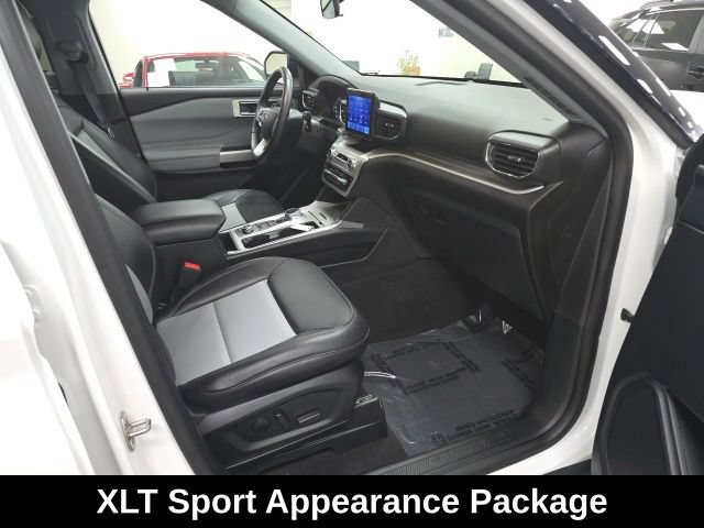 Used 2023 Ford Explorer XLT w/ Equipment Group 202A AWD/4WD image 5