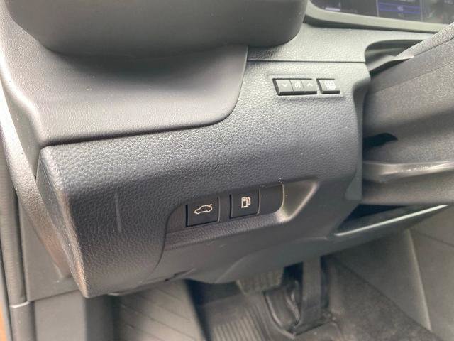 Used 2023 Toyota Crown Platinum AWD/4WD image 17