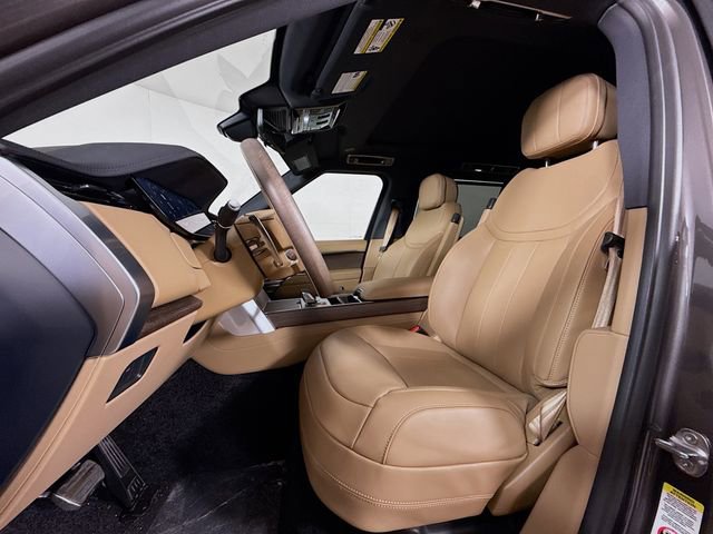 New 2026 Land Rover Range Rover Long Wheelbase SE image 11