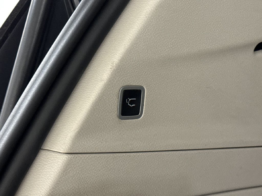 Used 2023 Chrysler Pacifica Touring-L FWD image 29