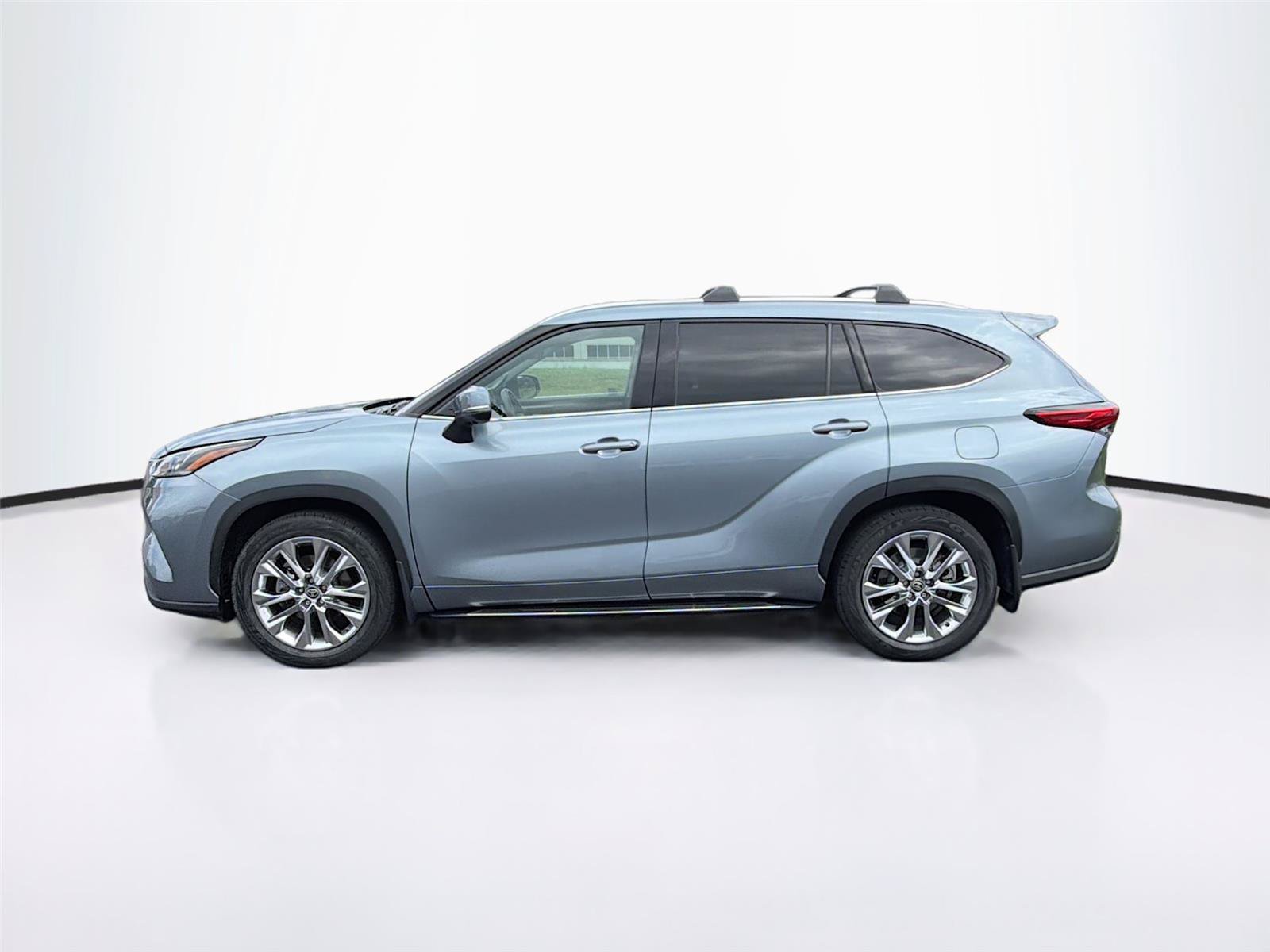 Used 2023 Toyota Highlander Limited AWD/4WD image 8
