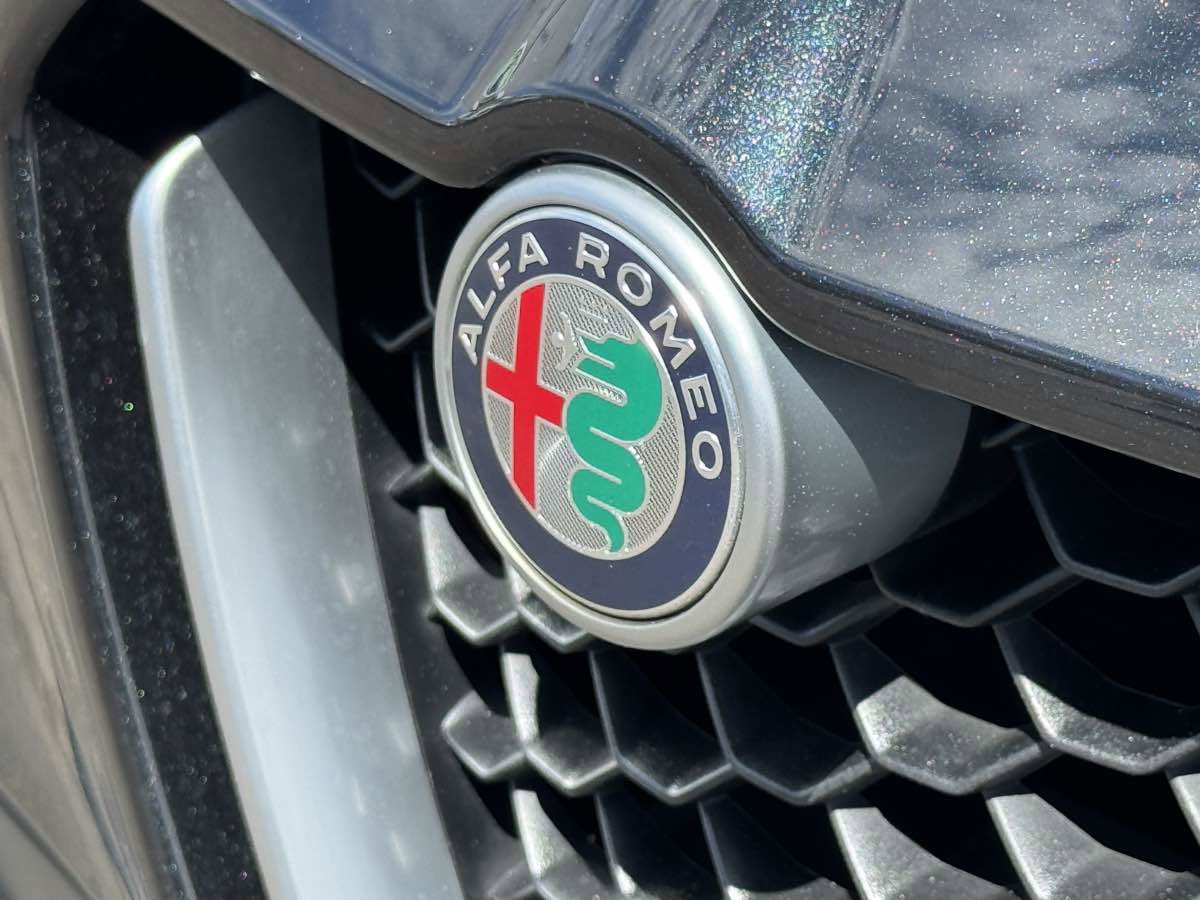 Used 2018 Alfa Romeo Stelvio Ti image 4