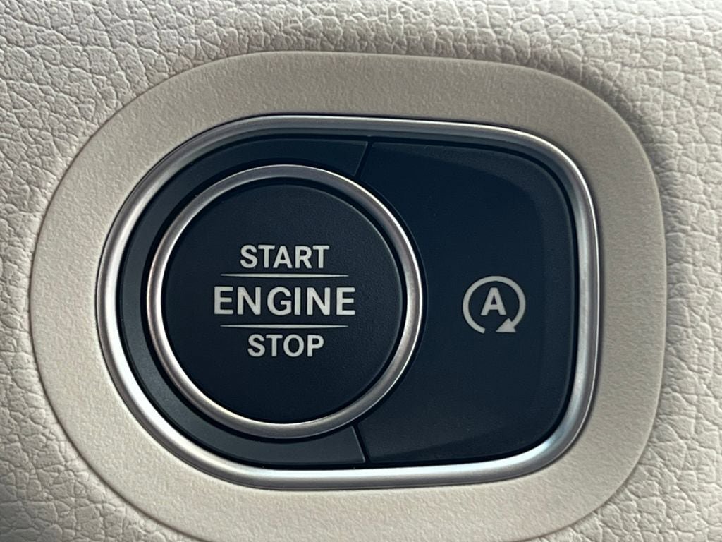 New 2026 Mercedes-Benz GLS 450 4MATIC image 35