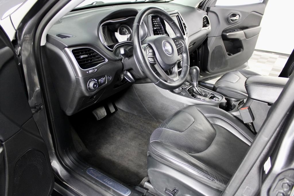 Used 2019 Jeep Cherokee Limited AWD/4WD image 17