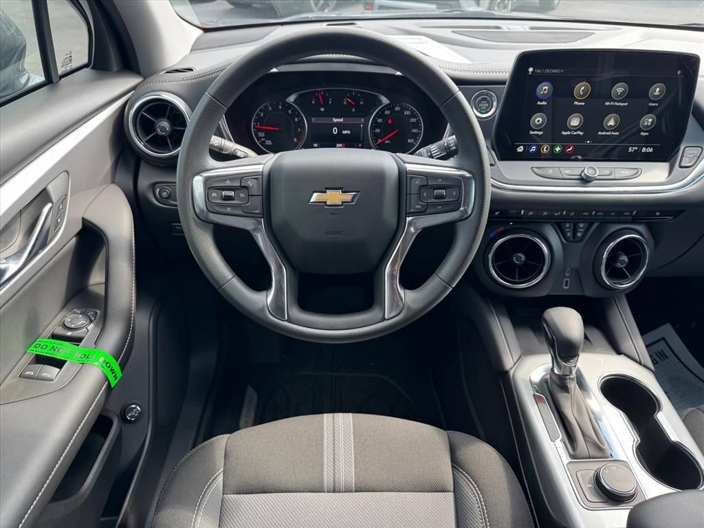 New 2025 Chevrolet Blazer LT w/ Convenience Package FWD image 10