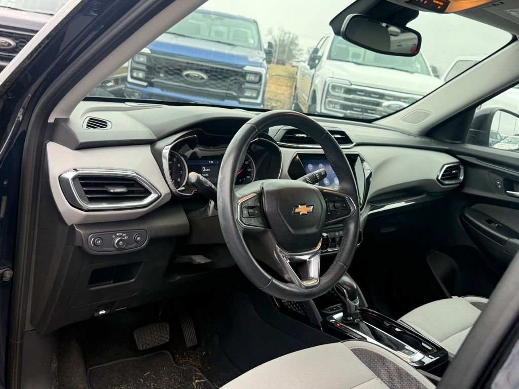 Used 2021 Chevrolet TrailBlazer LT w/ Sun and Liftgate Package image 4