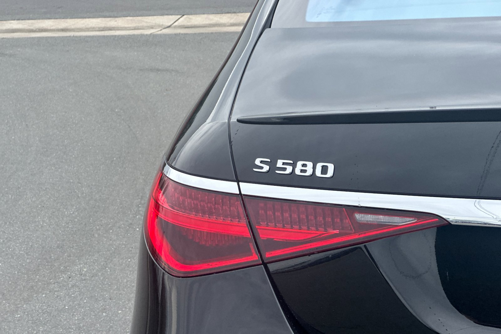 New 2025 Mercedes-Benz S 580 4MATIC Sedan image 26