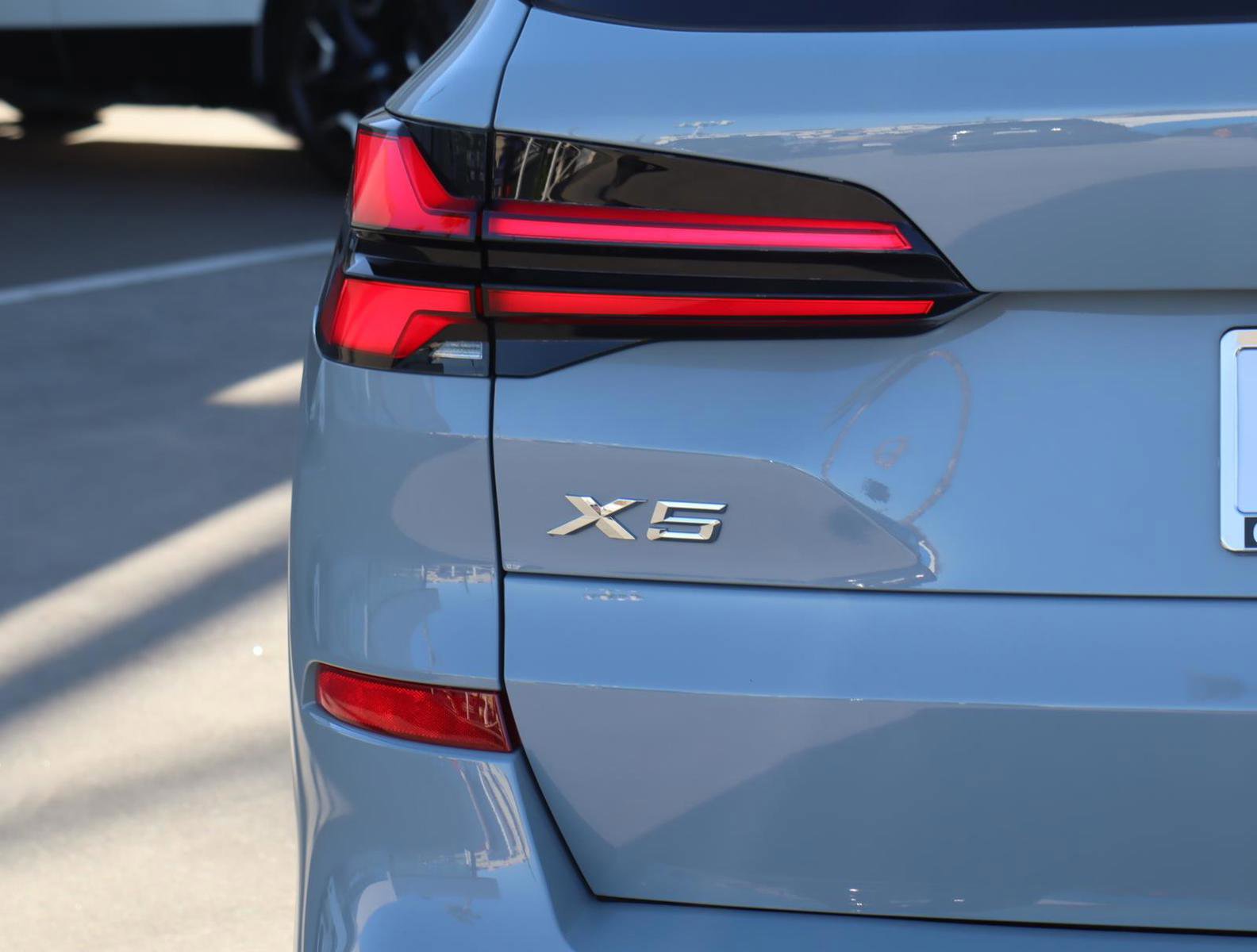 Used 2024 BMW X5 xDrive50e w/ Executive Package image 5