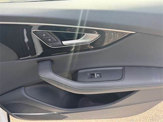 Certified 2024 Audi Q8 Premium Plus image 33