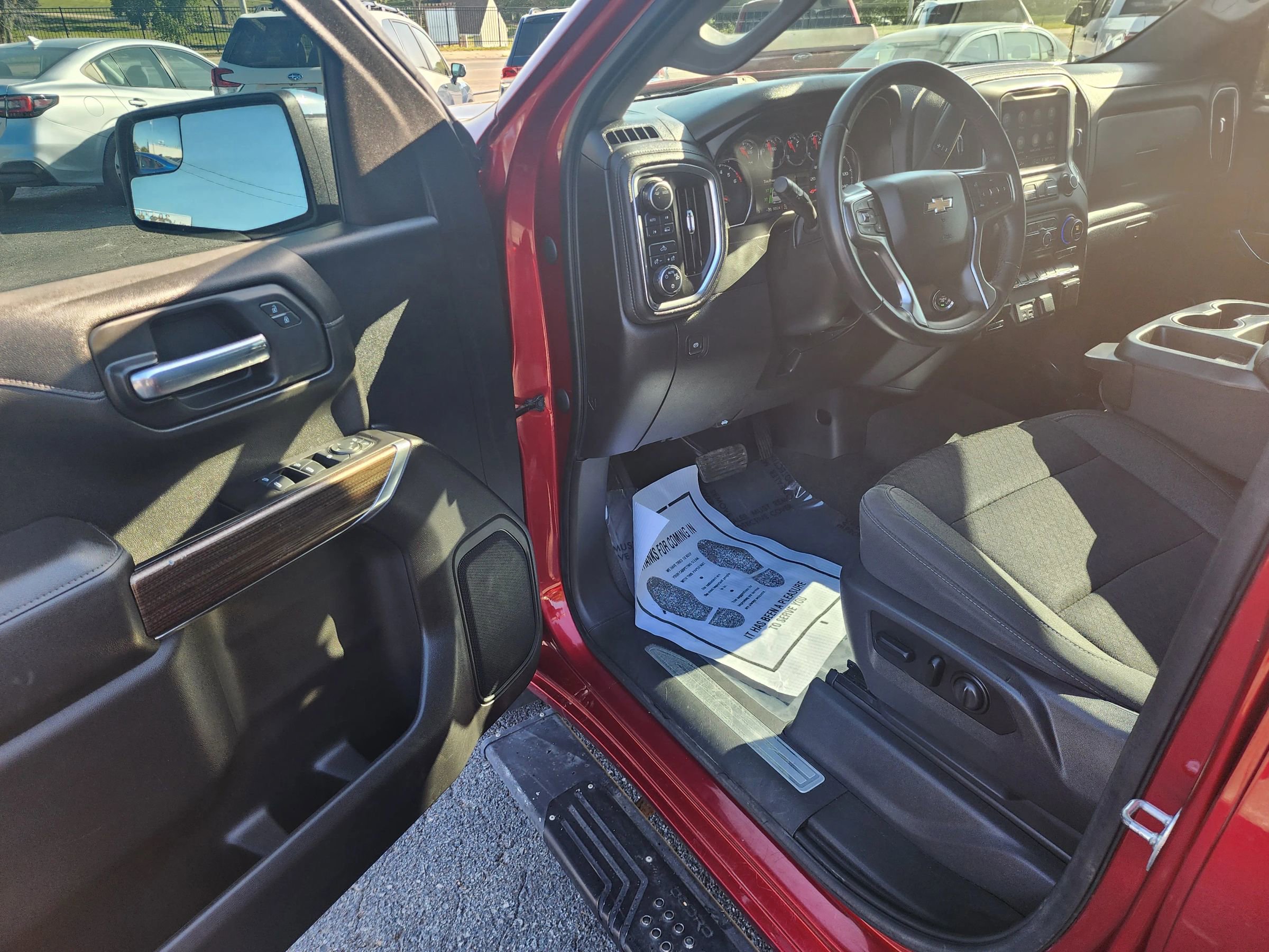 Used 2021 Chevrolet Silverado 1500 LT w/ Convenience Package II AWD/4WD image 16